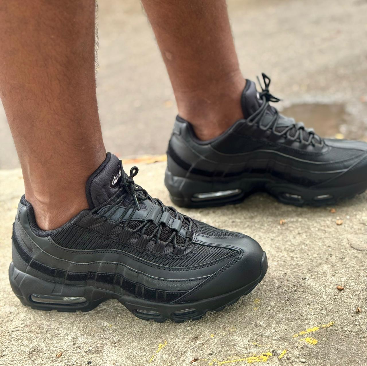 Air Max 95 Triple Black