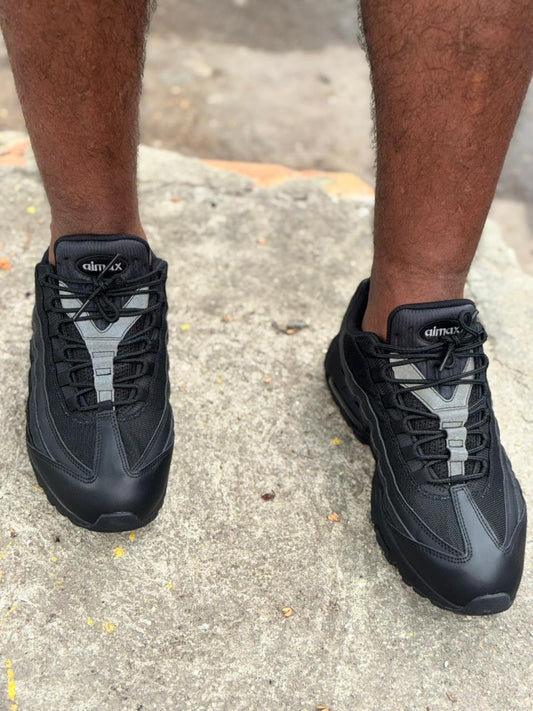 Air Max 95 Triple Black