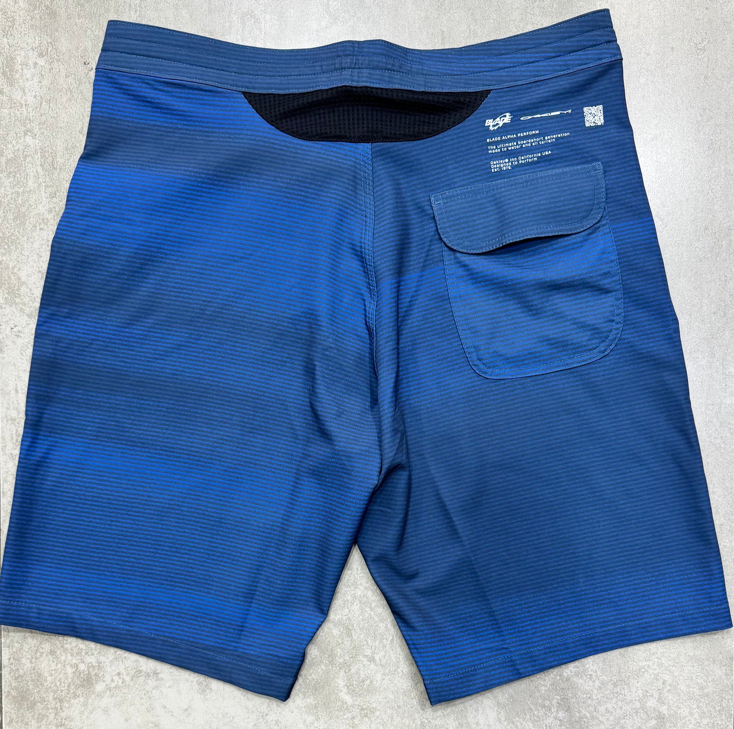 BERMUDA HYBRID OAKLEY BLADE TRUNKSHORTS 19” SAPHIRE